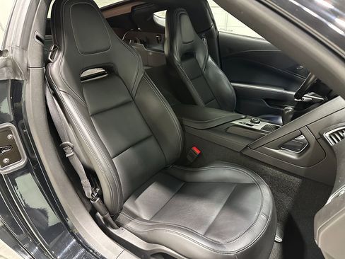 Used 2019 Chevrolet Corvette Stingray Coupe w/ 1LT image 13