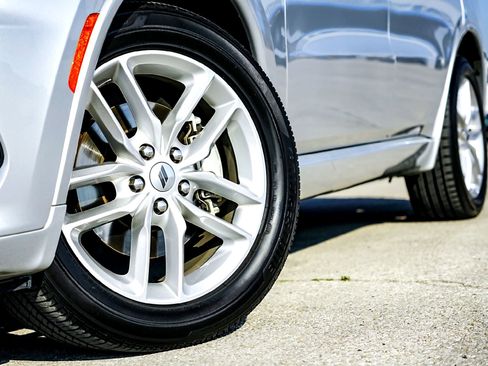 Used 2024 Dodge Durango GT image 2