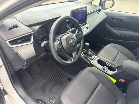 Used 2025 Toyota Corolla LE FWD image 22