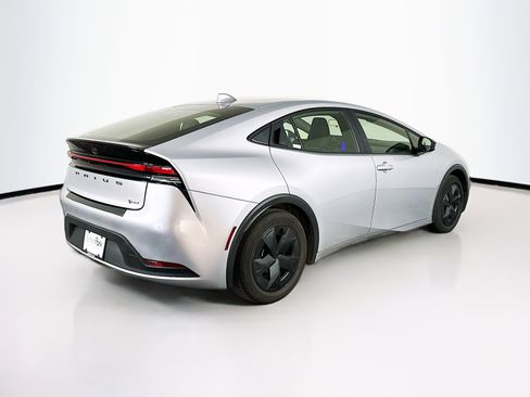 Used 2024 Toyota Prius LE image 9