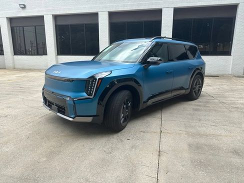 Used 2024 Kia EV9 GT-Line AWD/4WD image 3