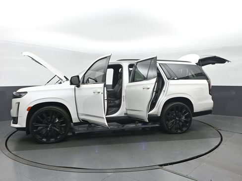 Used 2021 Cadillac Escalade Sport Platinum w/ Heavy-Duty Trailer Package AWD/4WD image 43