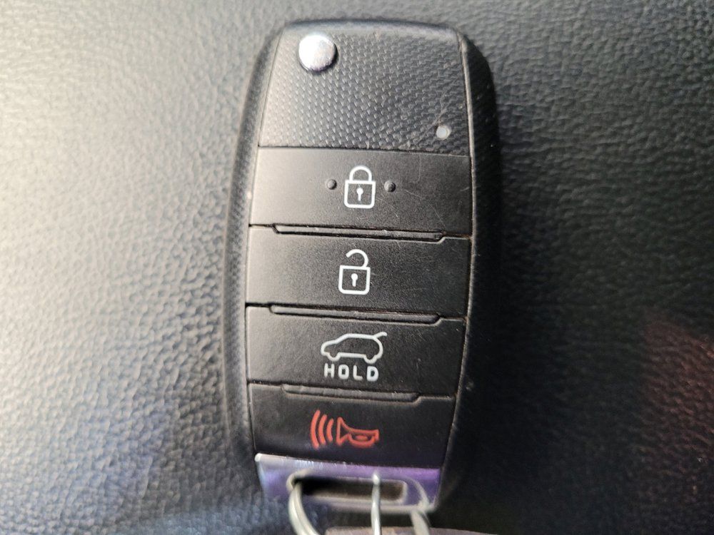Used 2017 Kia Sorento AWD image 32