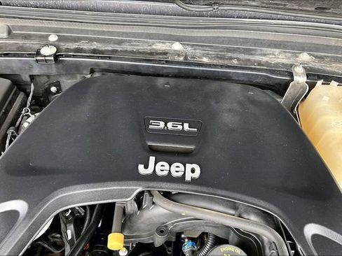 Used 2021 Jeep Gladiator Rubicon w/ Trailer Tow Package image 32