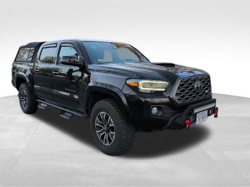 Used 2023 Toyota Tacoma TRD Sport w/ Technology Package AWD/4WD image 2