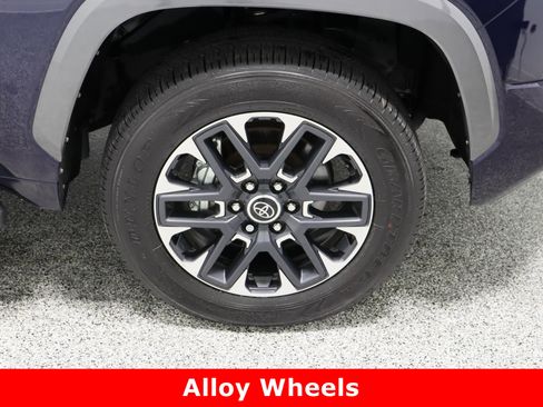 Used 2023 Toyota Tundra Limited image 5