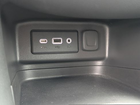 Used 2023 Chevrolet Equinox LT image 23