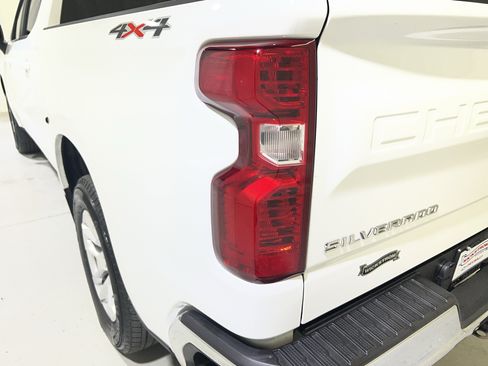 Used 2023 Chevrolet Silverado 1500 LT AWD/4WD image 10