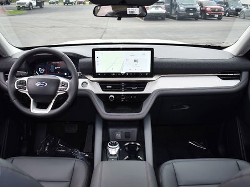 New 2026 Ford Explorer Active AWD/4WD image 4