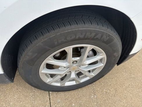 Used 2024 Chevrolet Equinox LT image 25