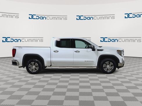 Used 2025 GMC Sierra 1500 SLT image 2