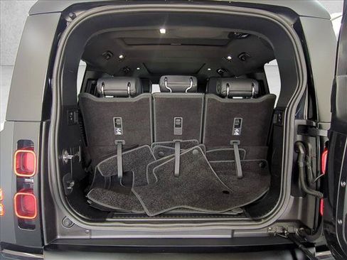 Certified 2025 Land Rover Defender 130 X-Dynamic SE AWD/4WD image 6