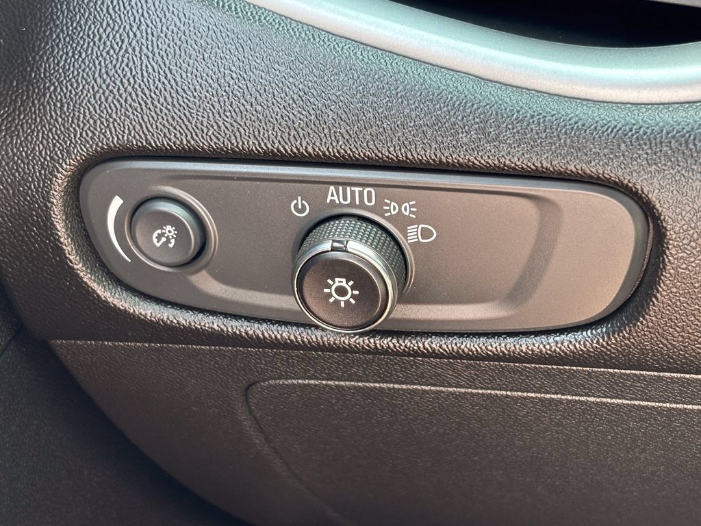 Used 2024 Chevrolet Malibu LT FWD image 32