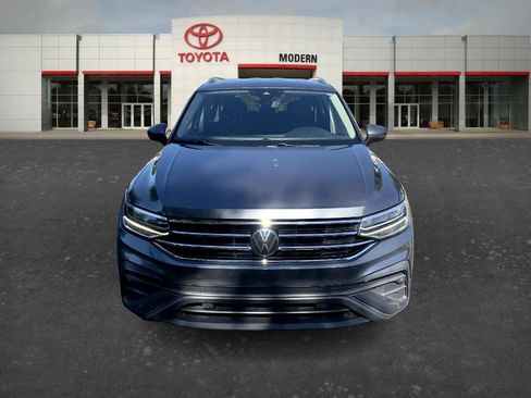 Used 2022 Volkswagen Tiguan SE FWD image 2