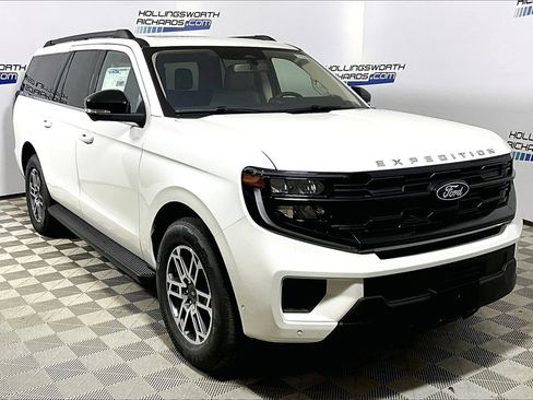 New 2025 Ford Expedition Max Active image 2