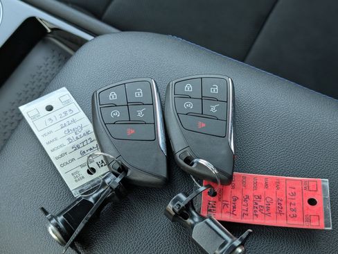 Used 2024 Chevrolet Blazer EV RS AWD/4WD image 36