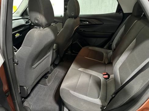 Used 2021 Chevrolet TrailBlazer LT w/ Sun and Liftgate Package image 6