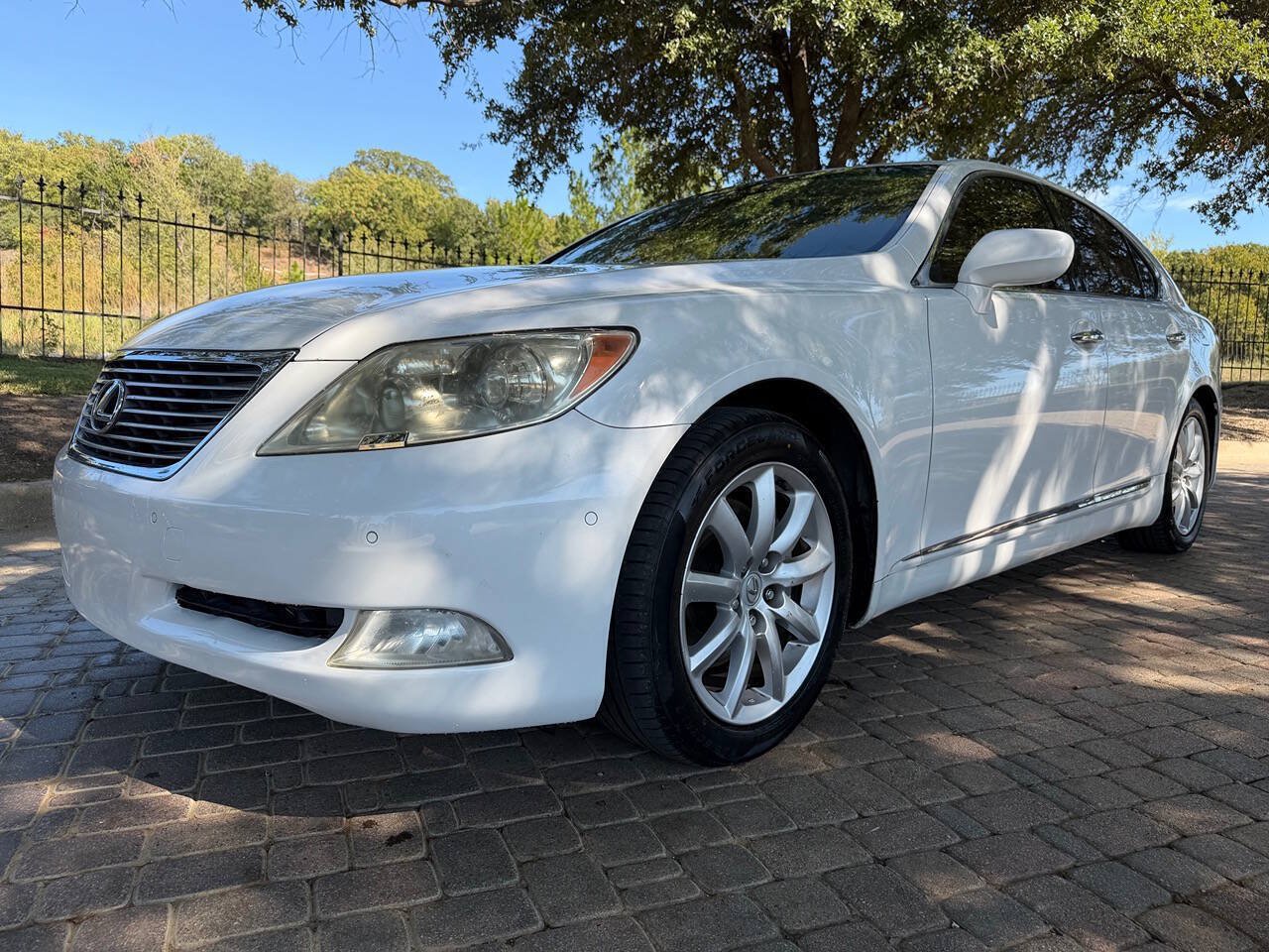 Used 2009 Lexus LS 460 w/ Comfort Pkg RWD image 9