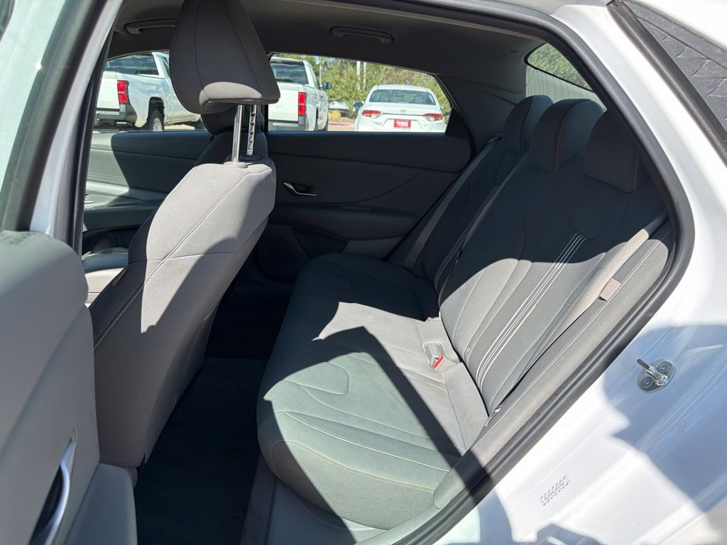 Used 2024 Hyundai Elantra SEL FWD image 17
