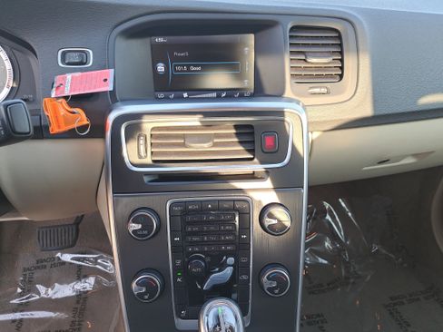 Used 2013 Volvo S60 T5 image 19