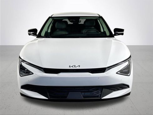 New 2025 Kia EV6 Light w/ Light LR Technology Package image 3