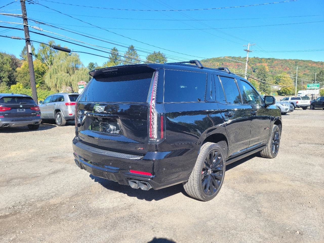 Used 2025 Cadillac Escalade V AWD/4WD image 7