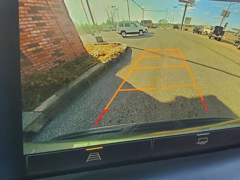 Used 2023 Chevrolet Suburban Premier image 15