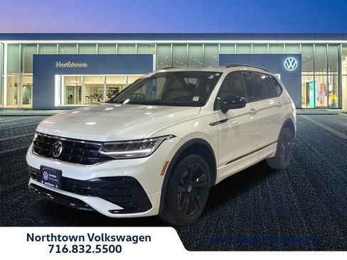 Used 2024 Volkswagen Tiguan SE R-Line AWD/4WD image 1