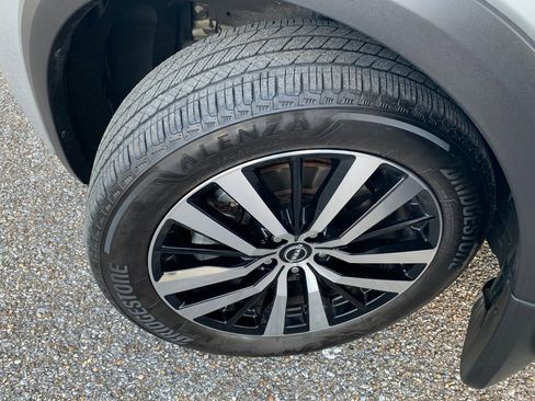 Used 2024 Nissan Pathfinder Platinum w/ Cargo Package image 9