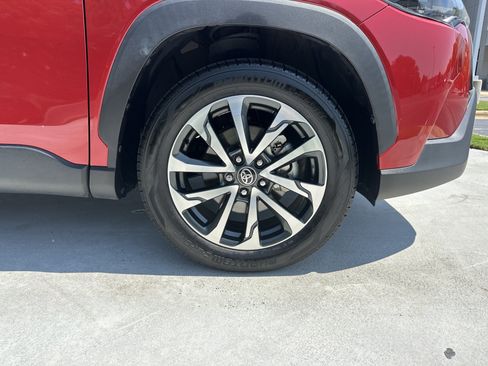 Certified 2022 Toyota Corolla Cross XLE FWD image 13