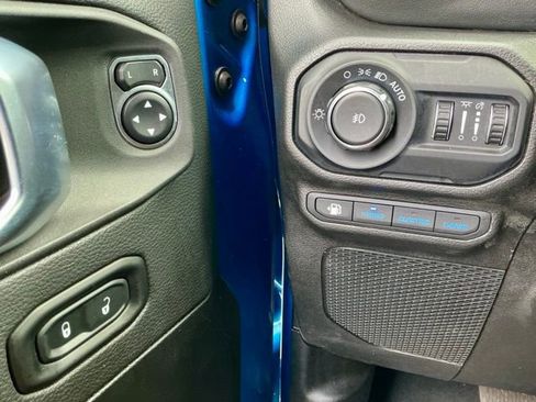 Used 2022 Jeep Wrangler Unlimited Rubicon 4xe w/ Cold Weather Group AWD/4WD image 21