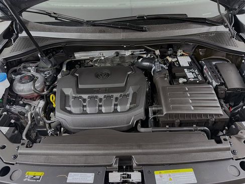 Used 2024 Volkswagen Tiguan SE R-Line AWD/4WD image 30