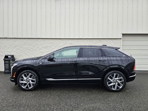 New 2026 Cadillac Optiq Luxury 2 image 3