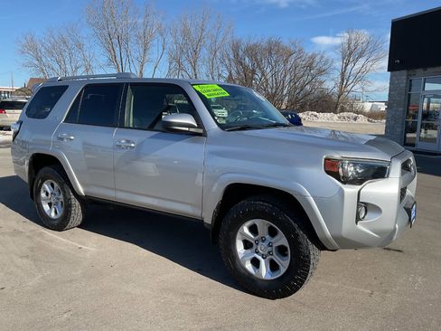 Used 2014 Toyota 4Runner SR5 image 10