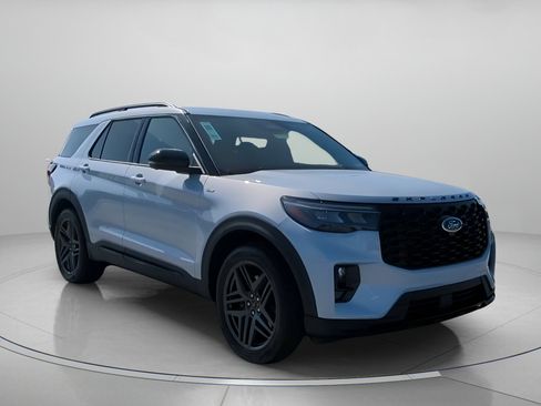 New 2026 Ford Explorer ST-Line image 2