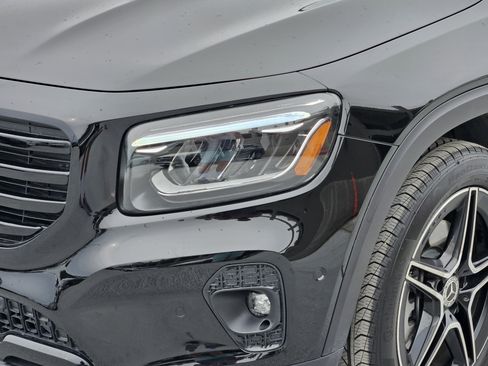 Used 2025 Mercedes-Benz GLB 250 image 9