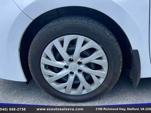 Used 2018 Toyota Corolla LE FWD image 10