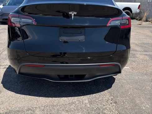 Used 2023 Tesla Model Y Long Range AWD/4WD image 6