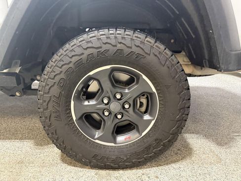 Used 2023 Jeep Gladiator Rubicon image 33