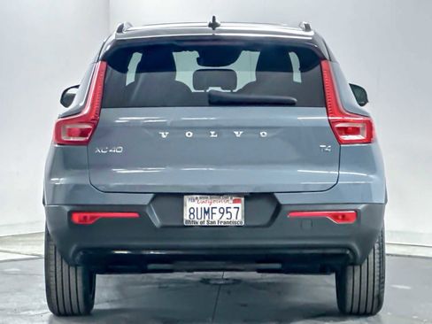Used 2021 Volvo XC40 T4 R-Design w/ Climate Package image 7