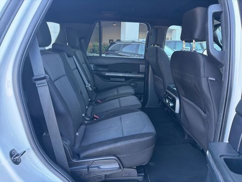 Used 2020 Ford Expedition XLT image 32