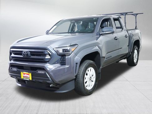Certified 2024 Toyota Tacoma SR5 AWD/4WD image 3