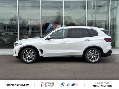 New 2026 BMW X5 xDrive50e image 3