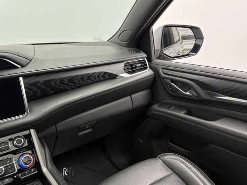 Used 2023 GMC Yukon XL Denali image 28
