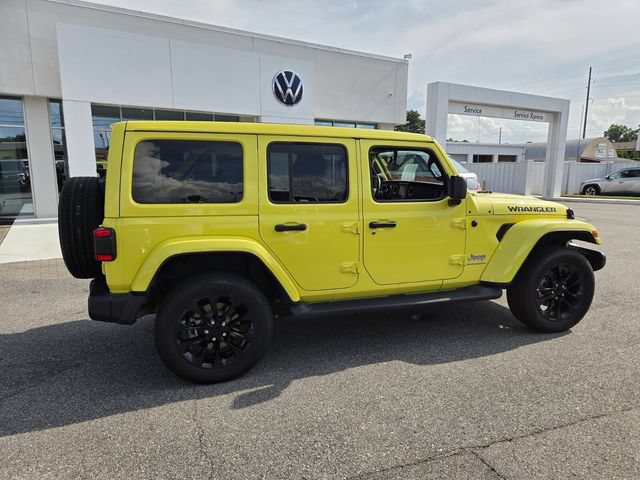 Used 2023 Jeep Wrangler Unlimited Sahara w/ Cold Weather Group AWD/4WD image 9