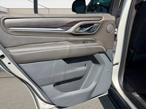 Used 2022 GMC Yukon Denali AWD/4WD image 14