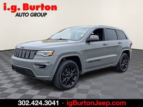 Used 2020 Jeep Grand Cherokee Altitude image 3
