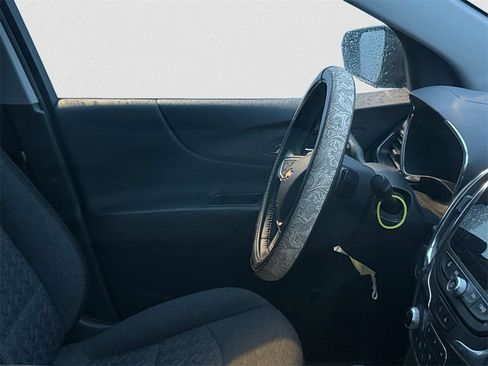 Used 2022 Chevrolet Equinox LT image 6