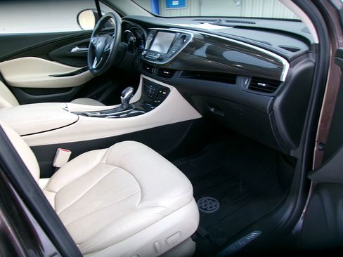 Used 2020 Buick Envision Essence image 9