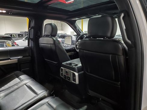 Used 2018 Ford F150 Lariat w/ Equipment Group 502A Luxury AWD/4WD image 19